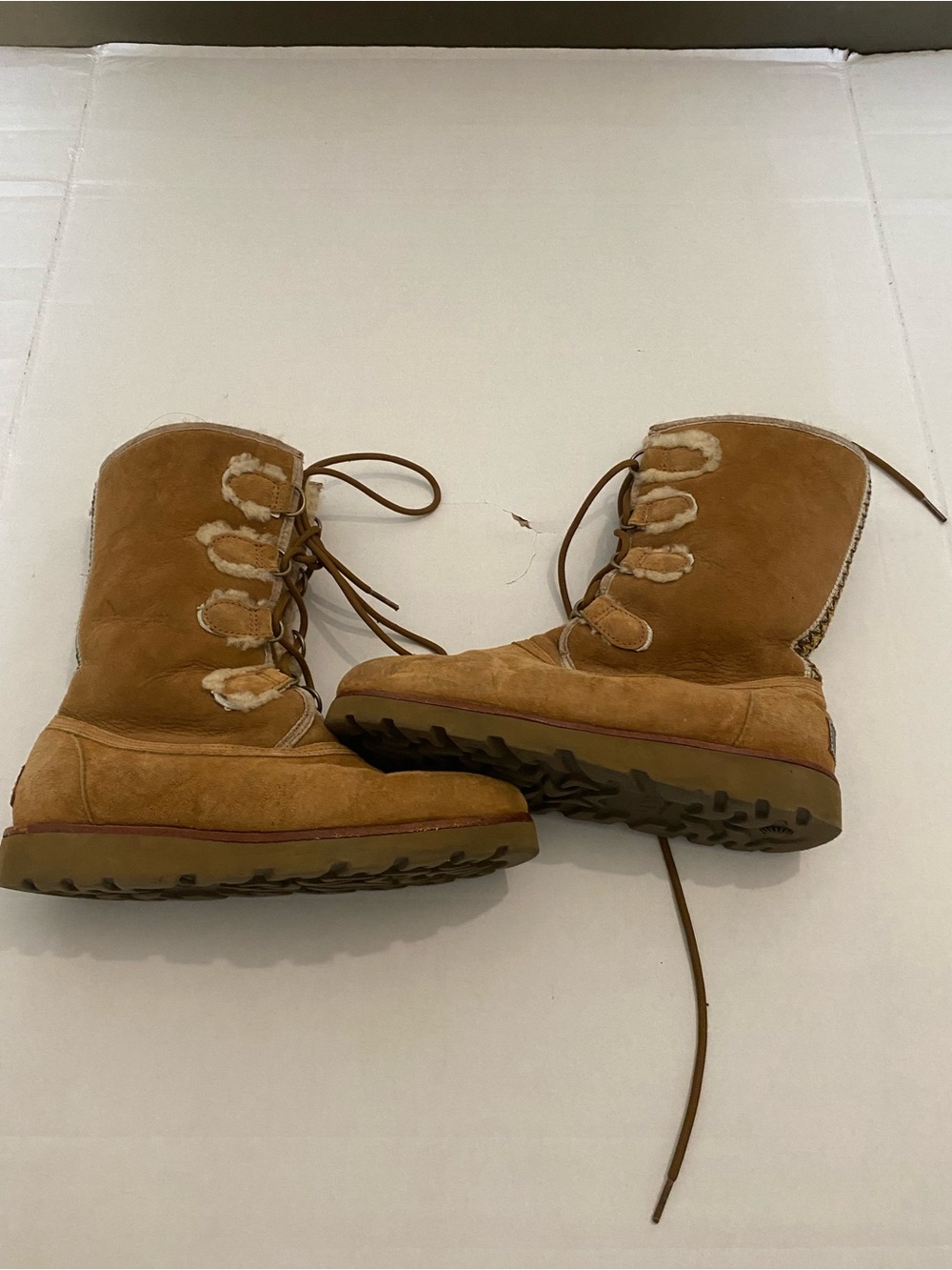 UGG Chestnut Suede Shearling-Lined Boot Sunburst Size 8